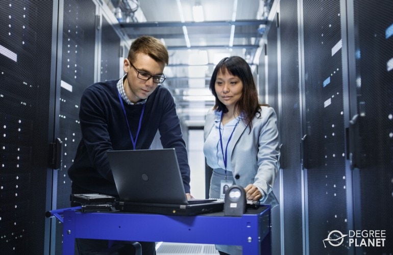computer and information systems managers working in data center