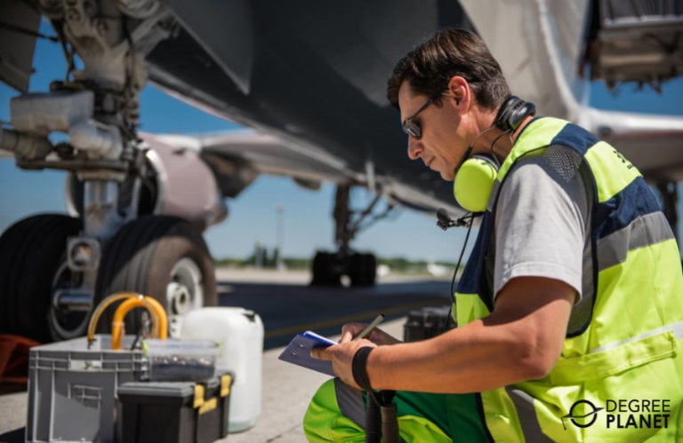 Bachelors In Aviation Maintenance 768x499 