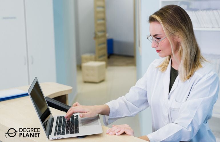 Woman pursuing her PhD in Health Informatics Online